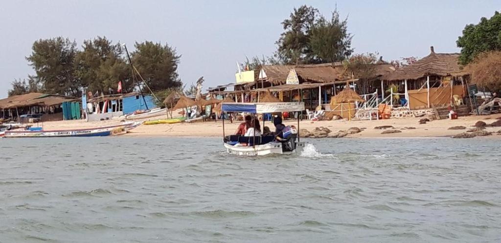 " Le Nid Douillet ", Un Fabuleux Studio, Calme, Cosy Et Bien Climatise Au Centre De Saly Ngoại thất bức ảnh