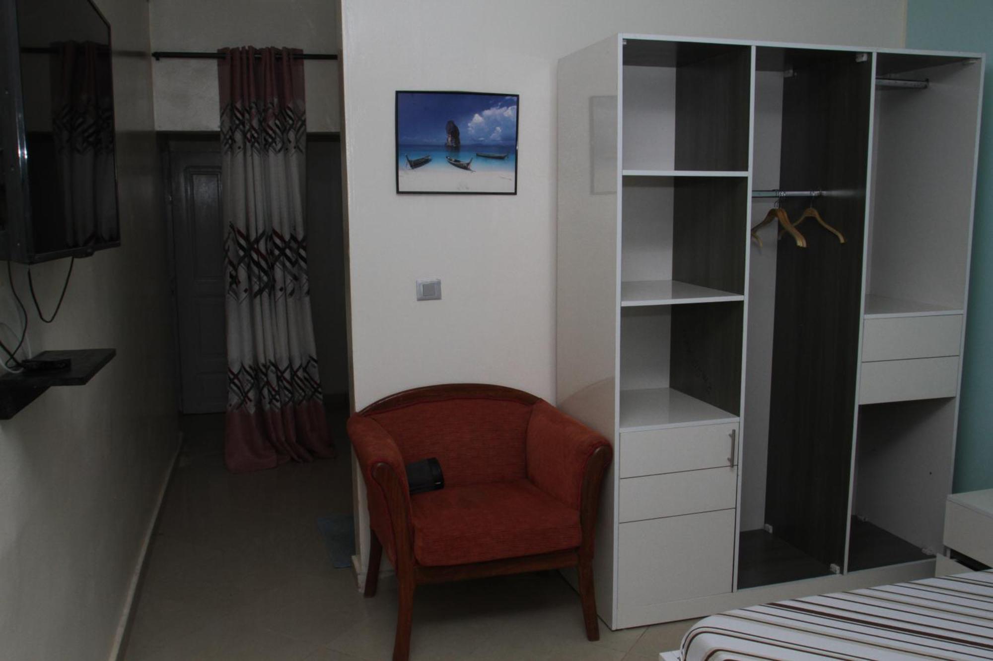 " Le Nid Douillet ", Un Fabuleux Studio, Calme, Cosy Et Bien Climatise Au Centre De Saly Ngoại thất bức ảnh